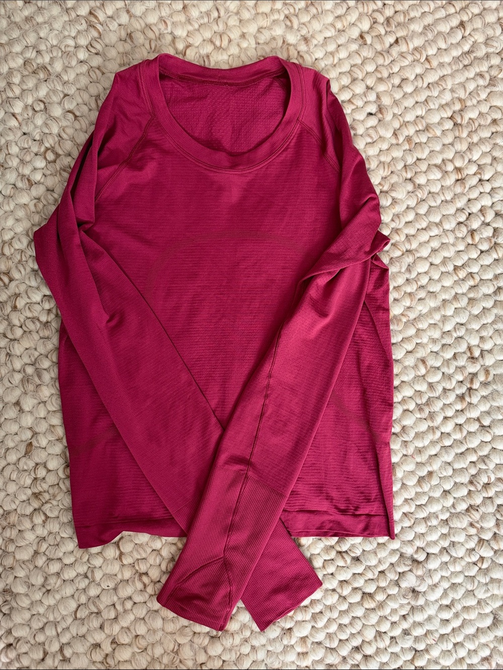 Lululemon swiftly tech Long Sleeve Crew size 6